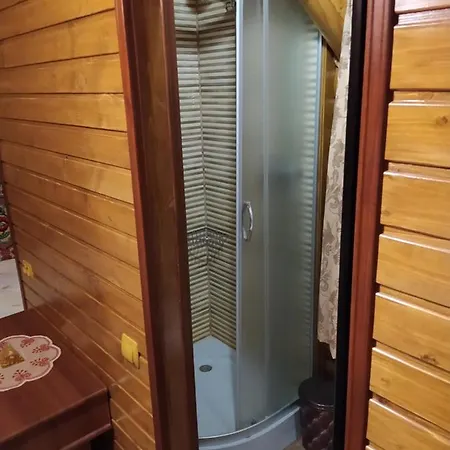 Konukevi Gostynniy Dvir