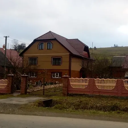 Gostynniy Dvir * Izky