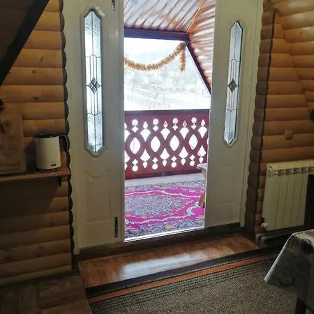 Sadyba Gostynniy Dvir * Izki